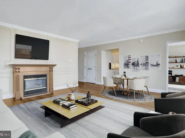 400 Madison St APT 806, Alexandria, VA 22314