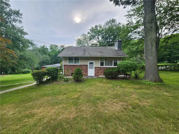 49 Woodbine Drive, Mahopac, NY 10541