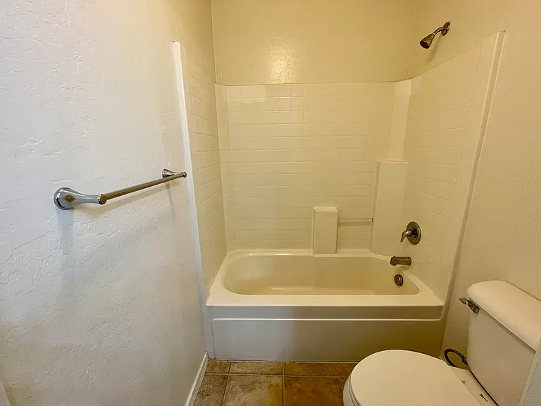 25853 W Elizabeth Ave — Photo 15