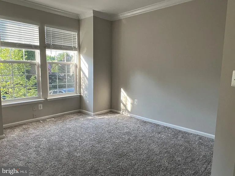 7689 Graysons Mill Ln — Photo 2