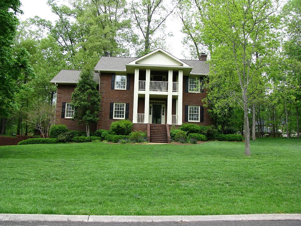 Front Upper & Lower balcony