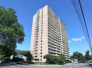 285 Aycrigg Ave APT 19E, Passaic, NJ 07055