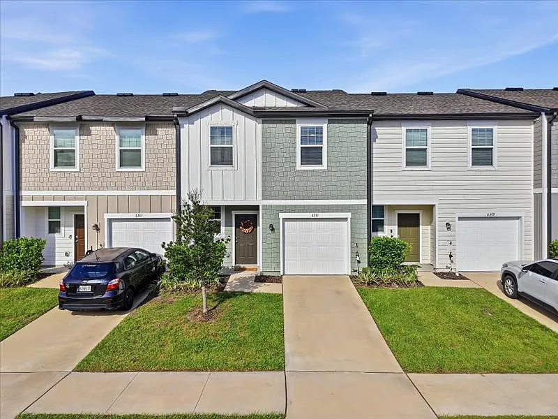 3 bed, 2.5 bath, 1471 sqft, $2,500 — Photo 3