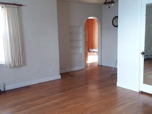 3rd image of 1413 Santa Fe Ave