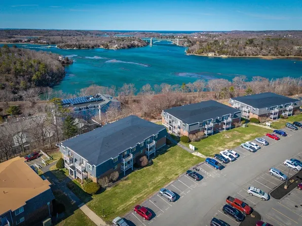 145 Essex Ave APT 305, Gloucester, MA 01930