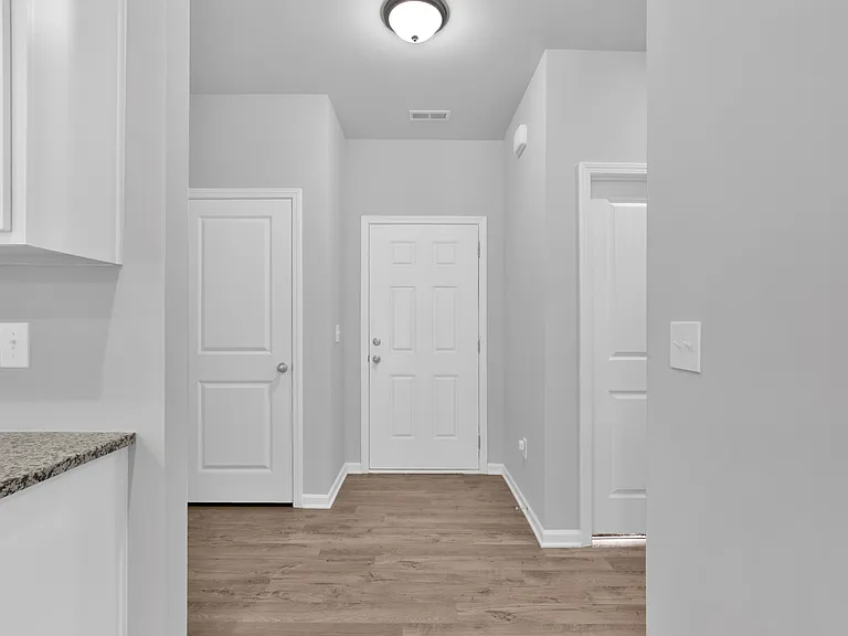 198 Greenoak Trl — Photo 13