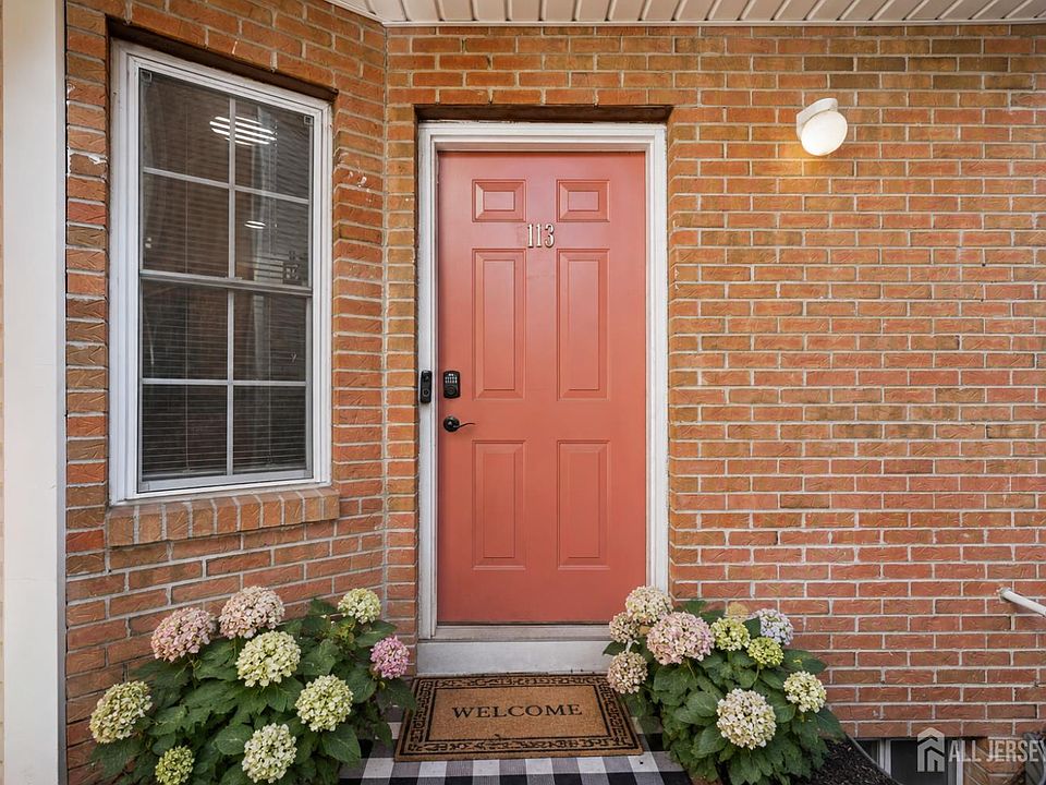 1st image of 113 Adamecs Way