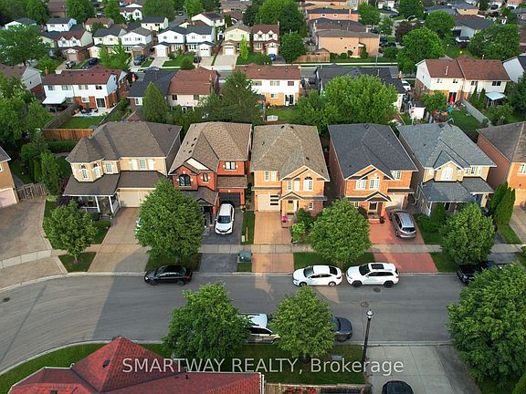 5th image of 42 Peachwood Cres