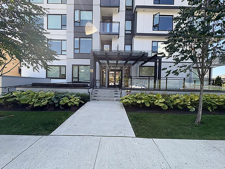 181 W 6th St #505 — Photo 28