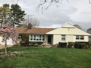 1947 Landenburg Dr, Westbury, NY 11590
