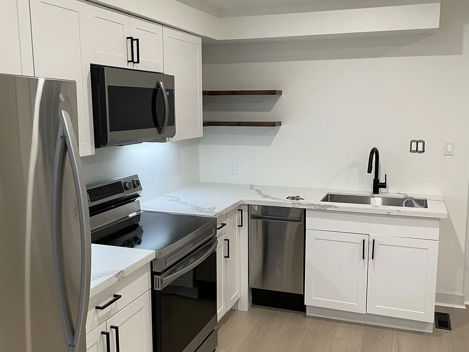 1 bed, $1,650 — Photo 2