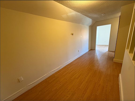 4th image of 9 Gladstone St #3