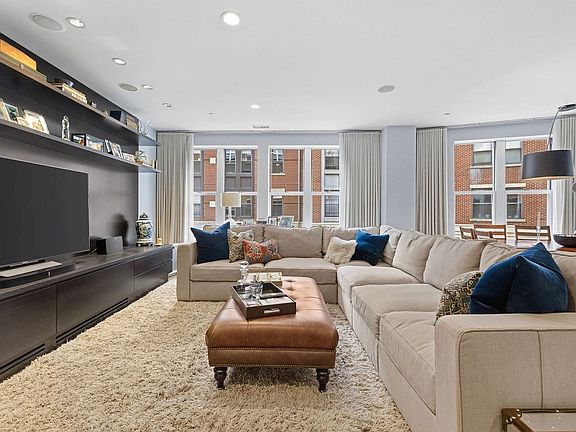2nd image of 1280 Washington St APT 202