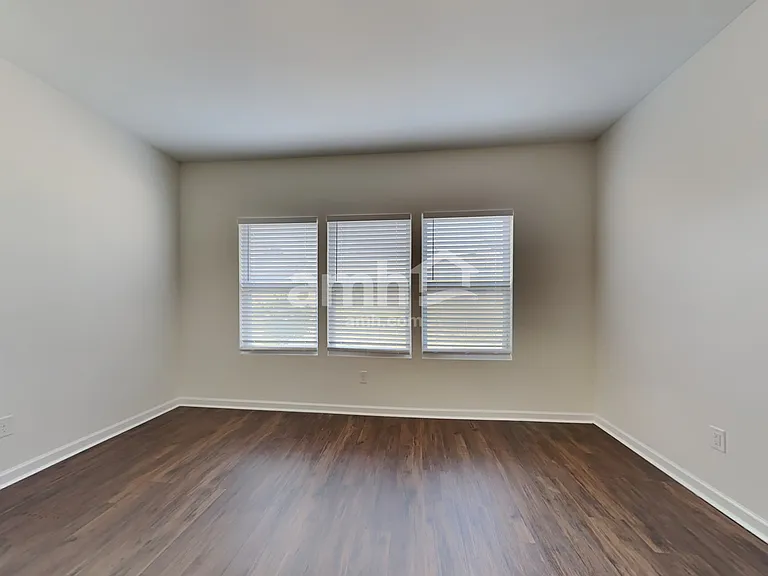 4335 Lochurst Dr — Photo 6
