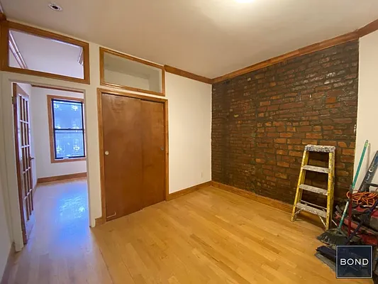 Rented by Bond New York | media 11