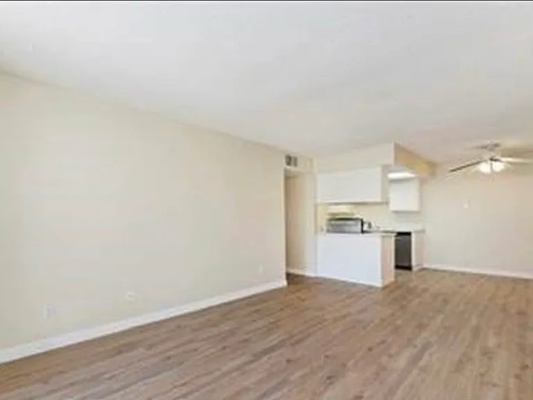 2467 W Acacia Ave — Photo 17