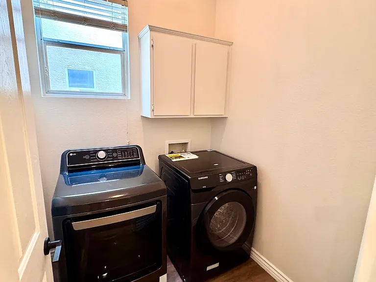 1529 Tillman Falls Ave — Photo 11
