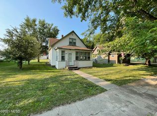 204 Pioneer Ave, Hayti, SD 57241