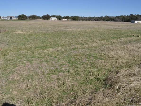 307 Hackamore Trl LOT 665, Bandera, TX 78003