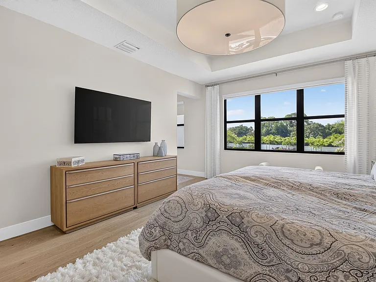 8270 Essex Country Club Dr — Photo 27