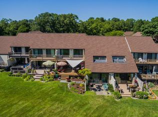 562 Wind Drift Ln, Spring Lake, MI 49456