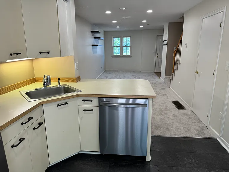 542 Fox Hollow Way — Photo 6