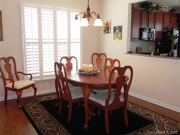 4th image of 1517 River Bend Blvd