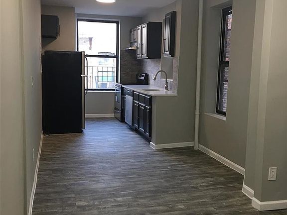 3rd image of 422 Saint Nicholas Ave APT 4s