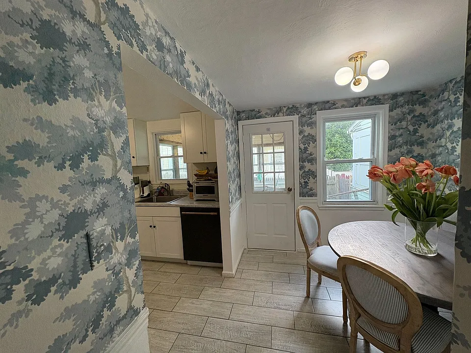 216 Quincy Shore Dr