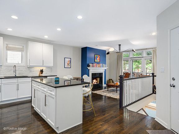 2nd image of 1241 N Paulina St #1S