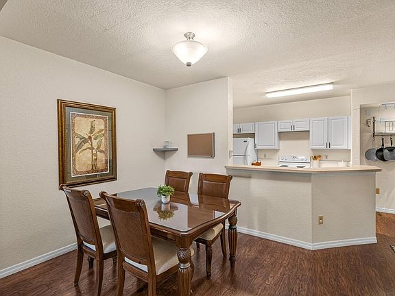 5th image of 106 SW Peacock Boulevard #4-102