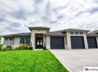619 N 189th St, Elkhorn, NE 68022