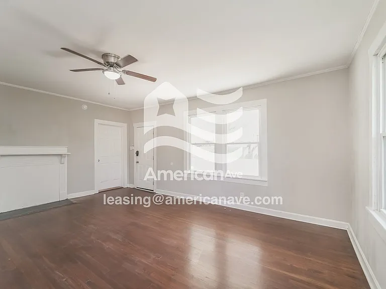 17631_004_living_room_13661194.jpg