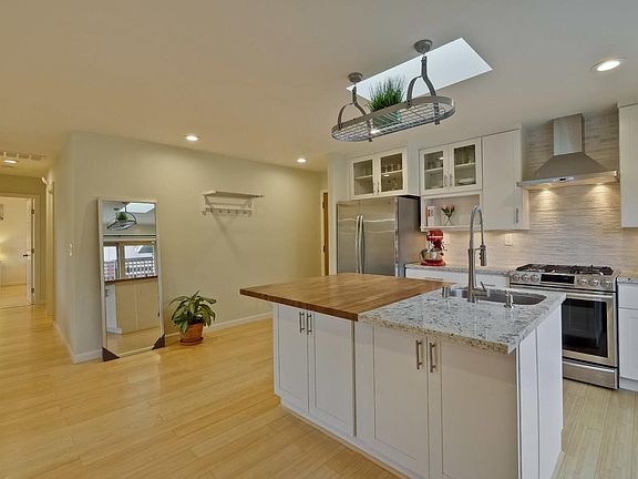 3rd image of 2371 Alberta Ct