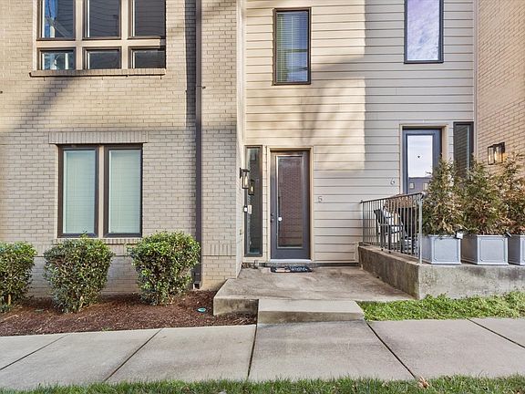 2nd image of 719 Douglas Ave Ste 5