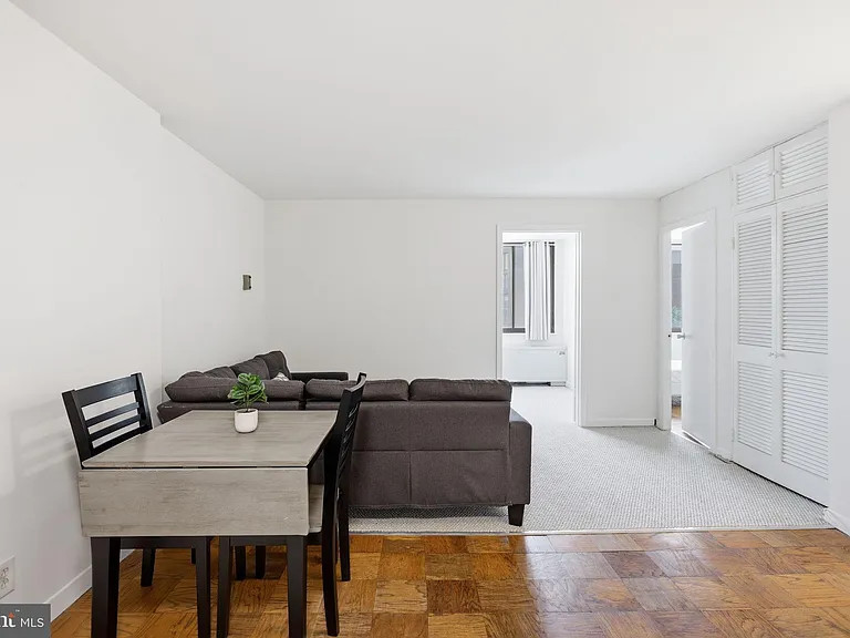 2201 L St NW #805 — Photo 4