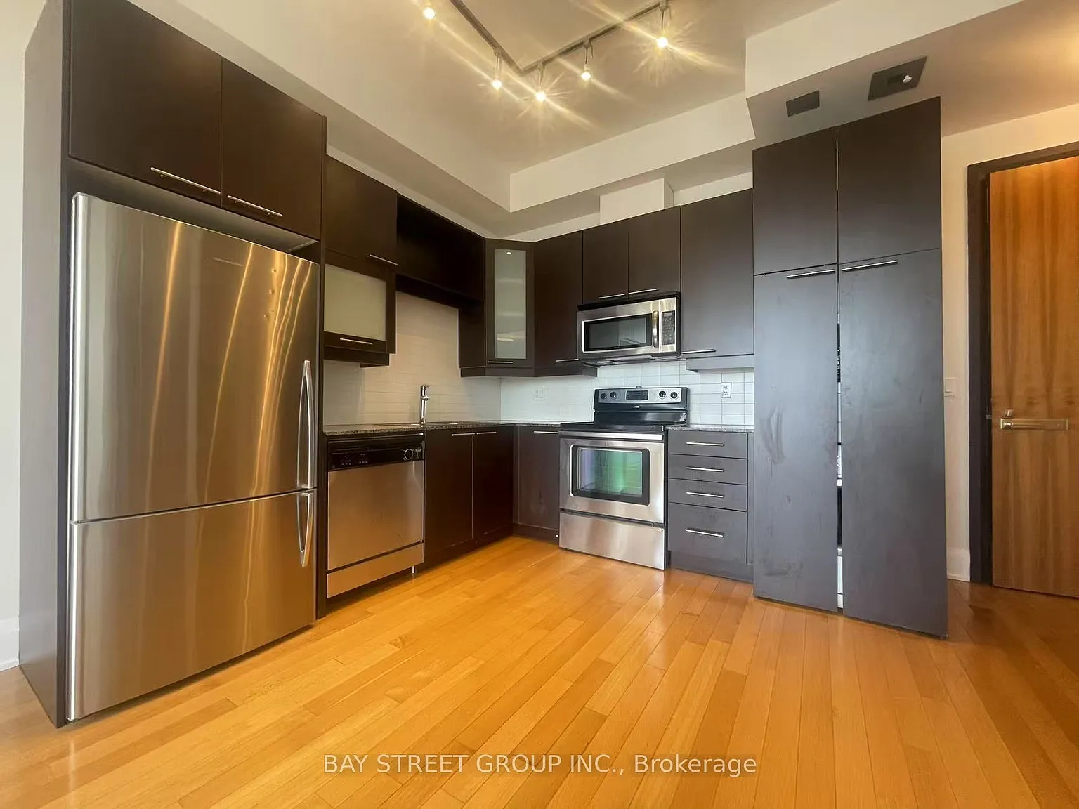 1 bed, $2,100 — Photo 4