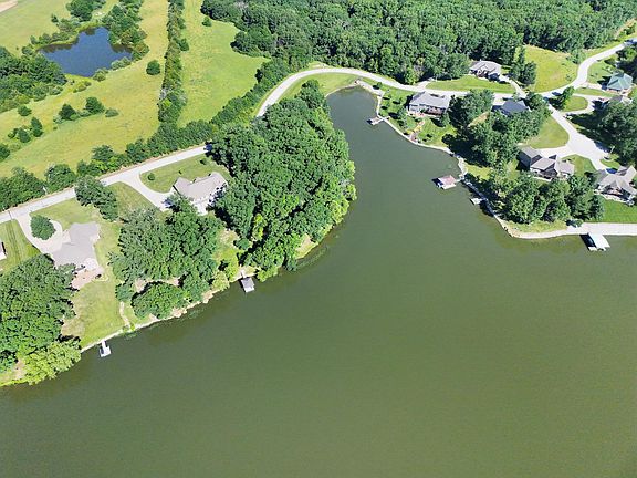 4th image of 1810 W Shore Dr