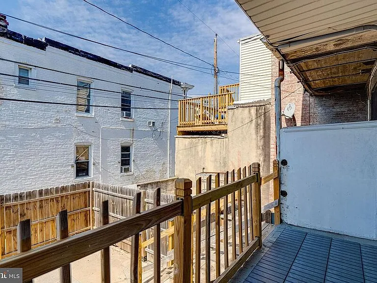 442 N Linwood Ave — Photo 32