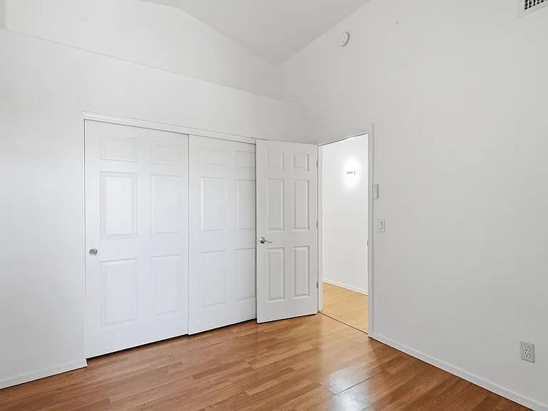 1302 E Michelle Dr — Photo 15