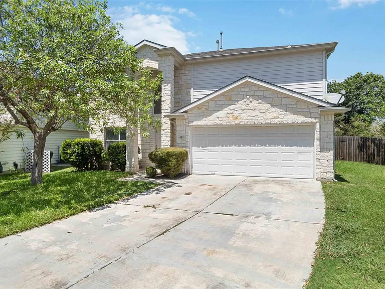 401 Spruce Dr — Photo 2