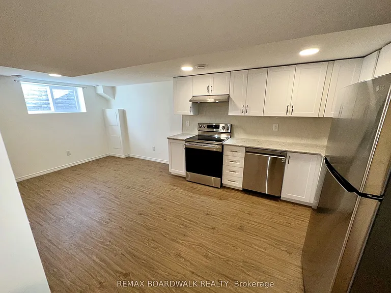 300 Dalehurst Dr #B — Photo 6
