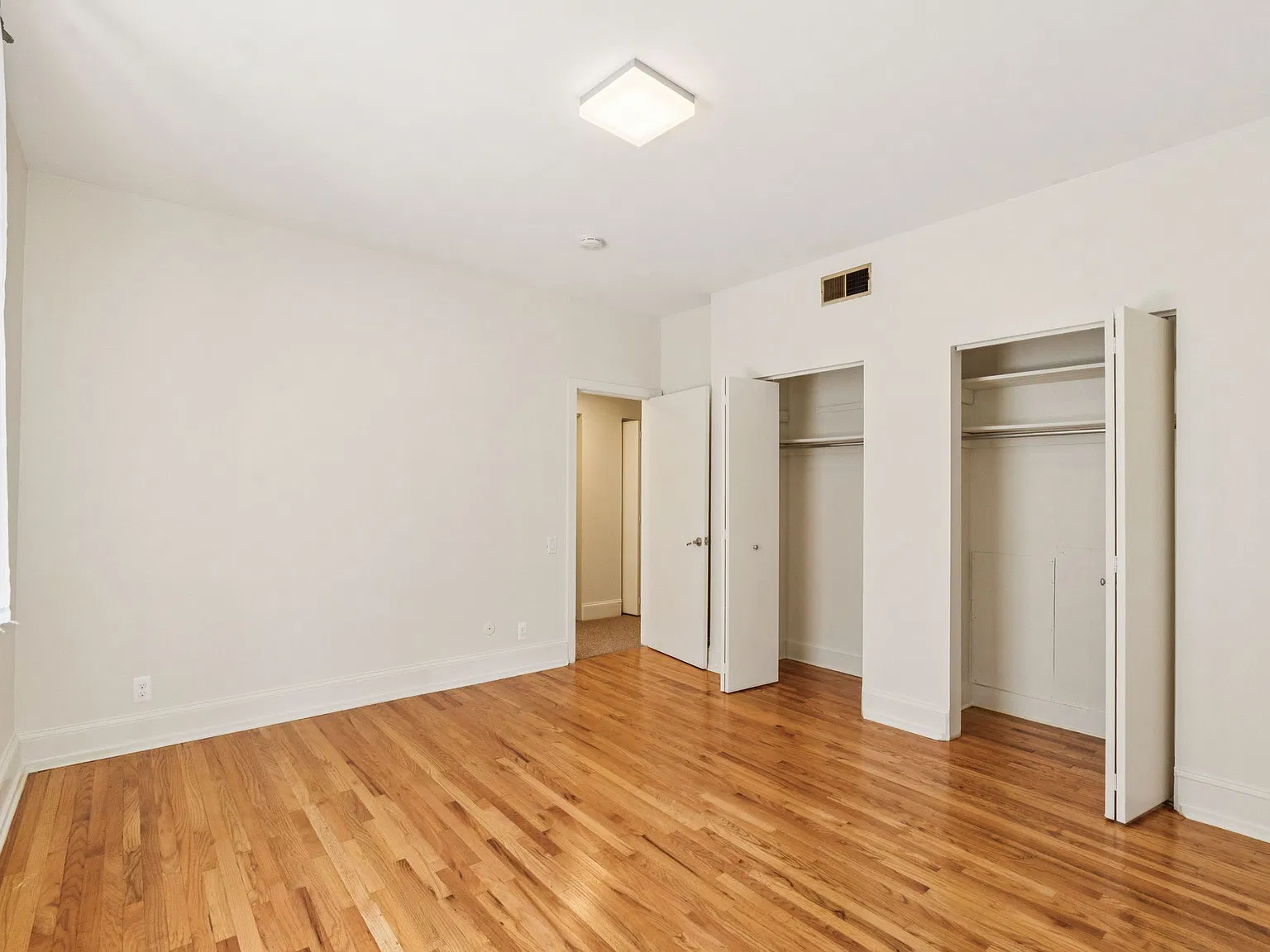 53 E Logan St — Photo 4