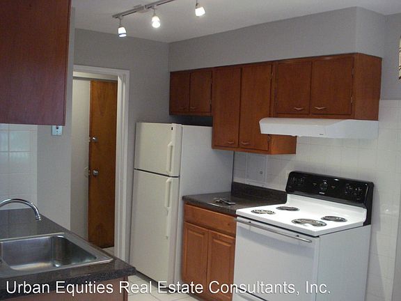 3rd image of 2357 W Jarvis Ave APT 1P