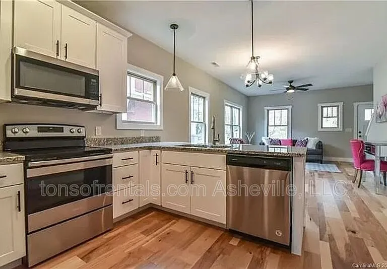 601 Fairview Rd — Photo 7