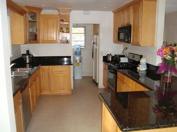 3rd image of 6436 Royer Ave