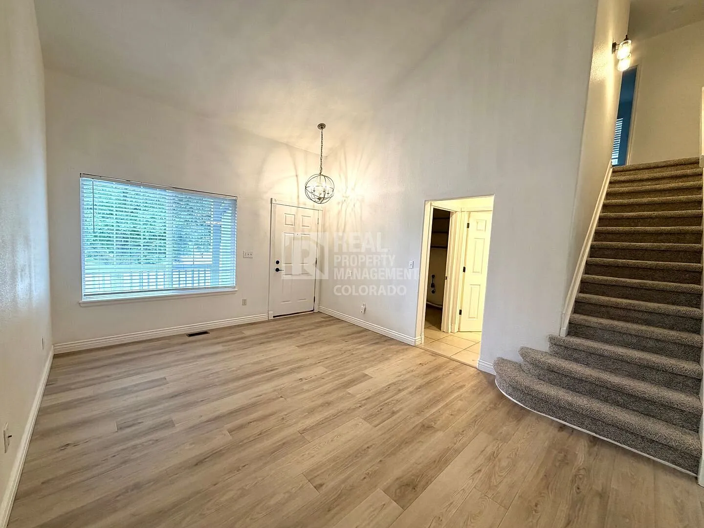 5 bed, 2.5 bath, 2169 sqft, $3,399 — Photo 3
