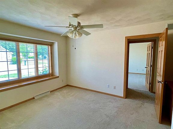 Front room/office/third bedroom