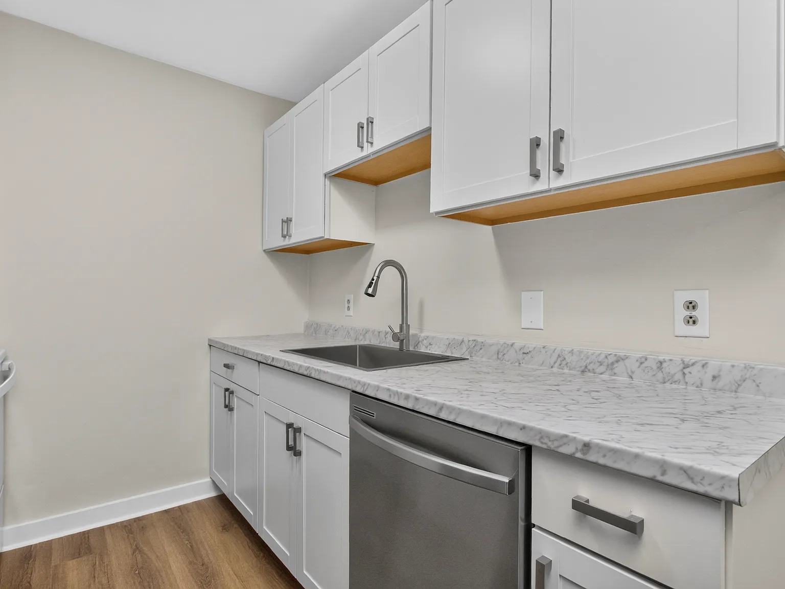 550 Harding Pl — Photo 4