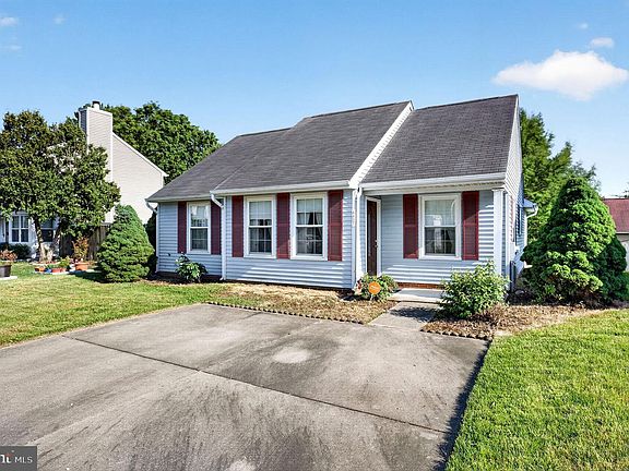 2nd image of 4407 Dowery Ln